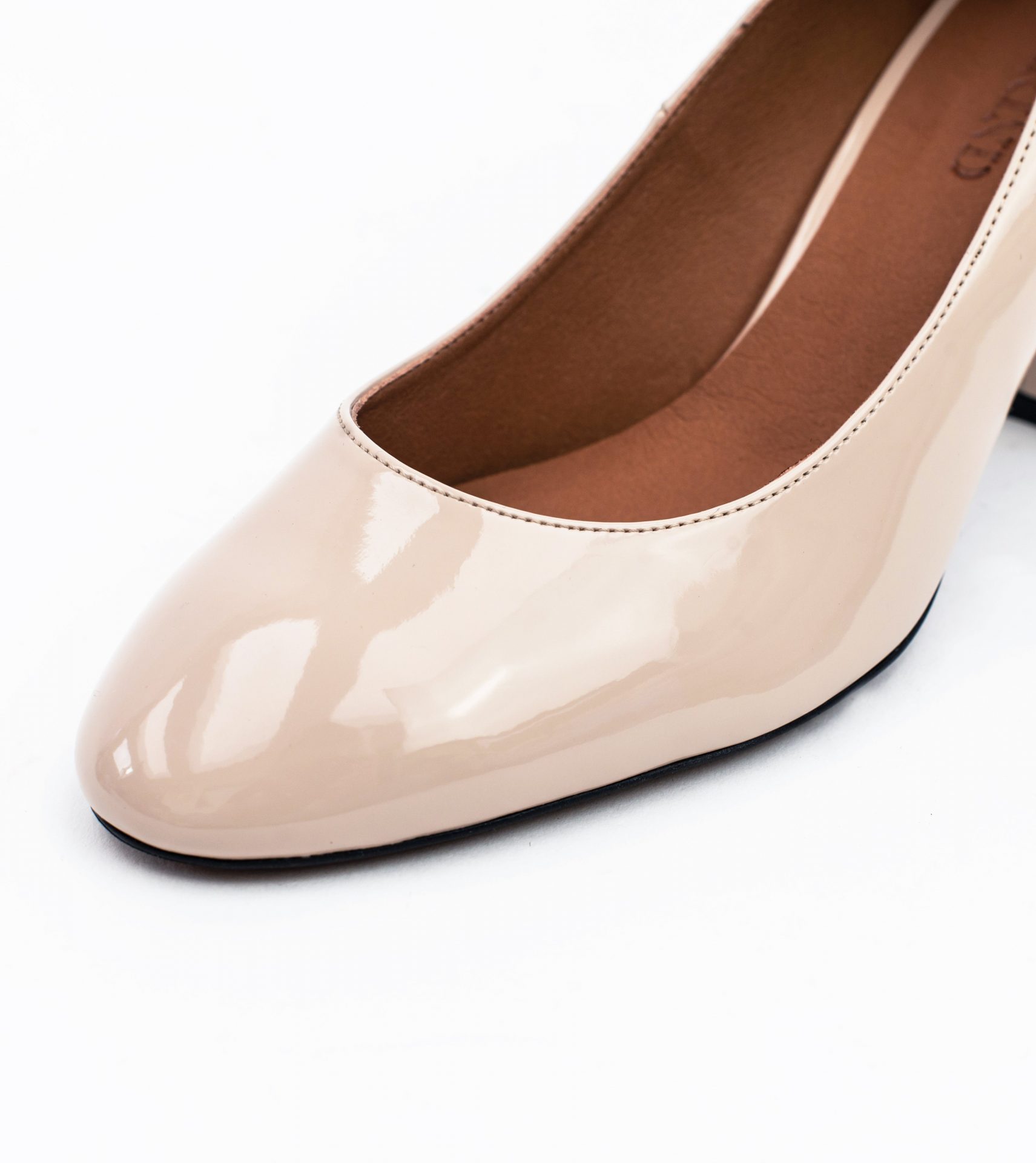 nude court block heel